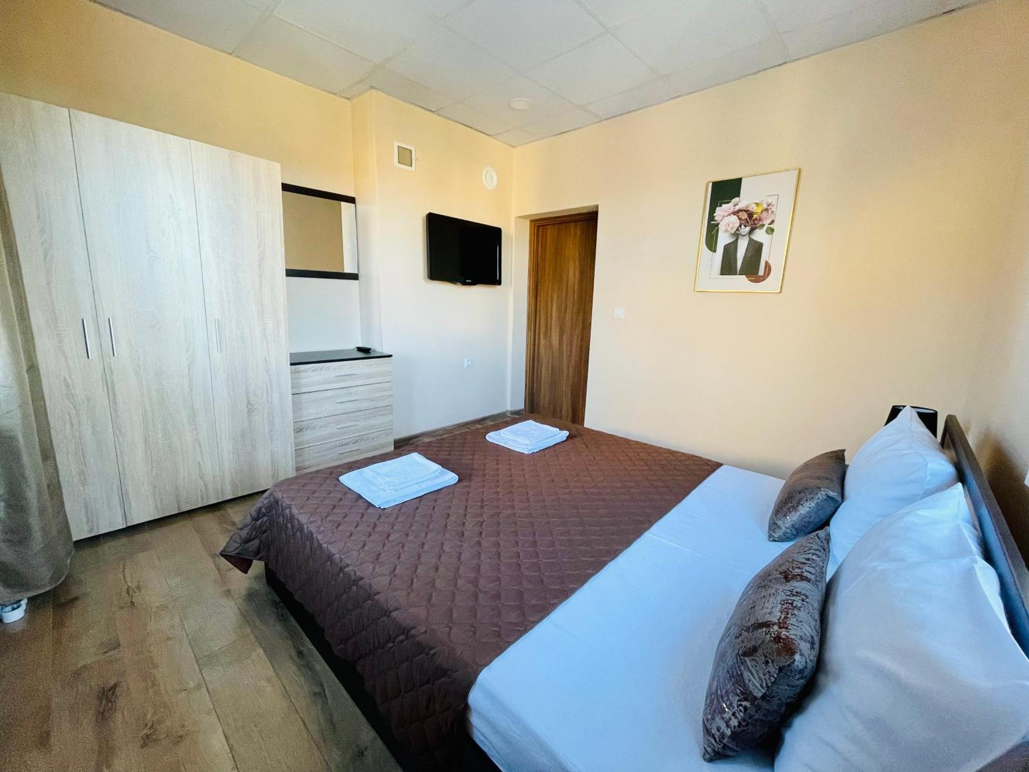 Forest Oasis Guest House Free Parking Saparewa Banja Exterior foto