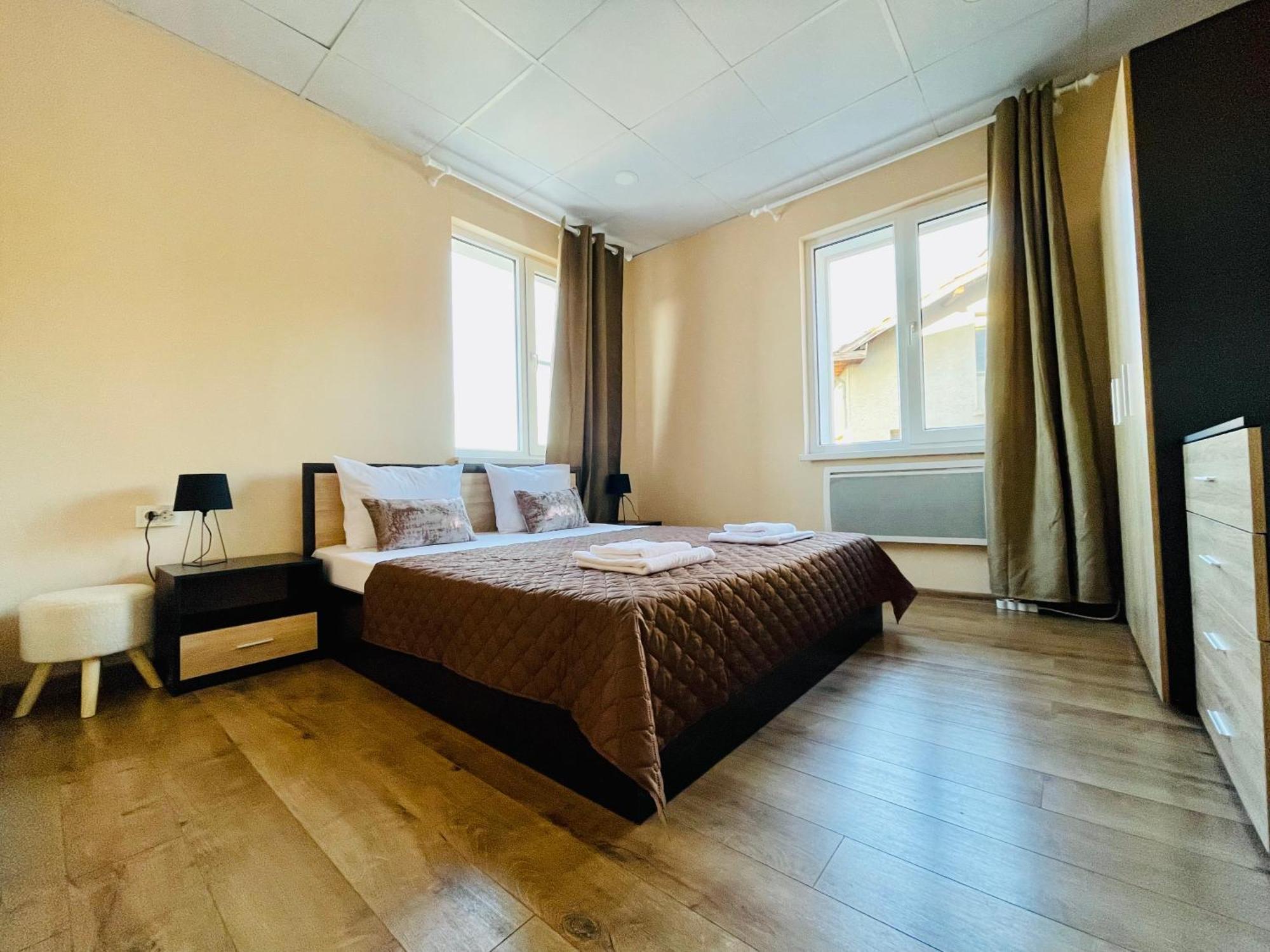 Forest Oasis Guest House Free Parking Saparewa Banja Exterior foto