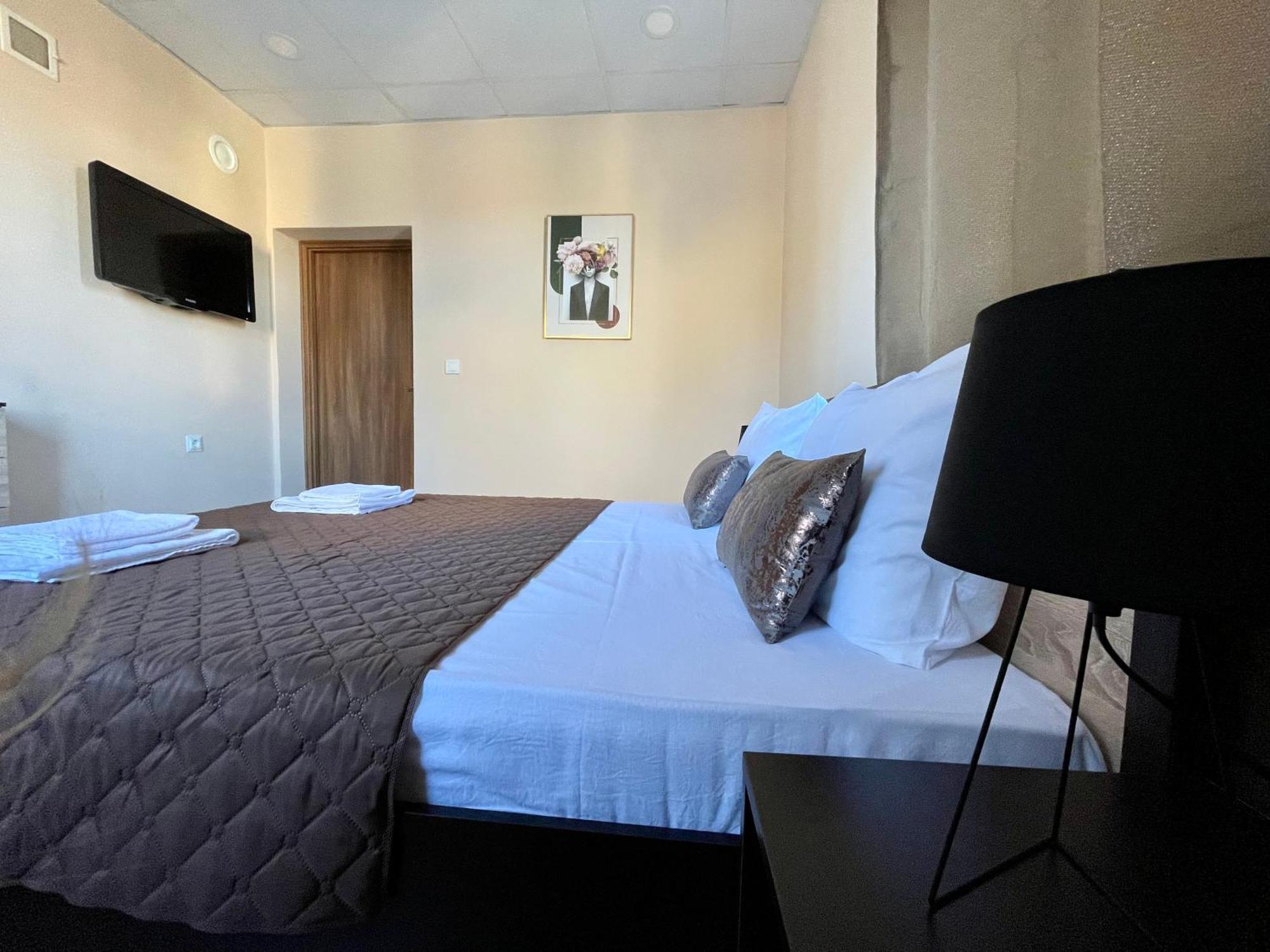 Forest Oasis Guest House Free Parking Saparewa Banja Exterior foto